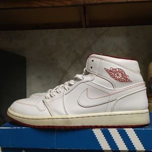 Air Jordan 1 mid